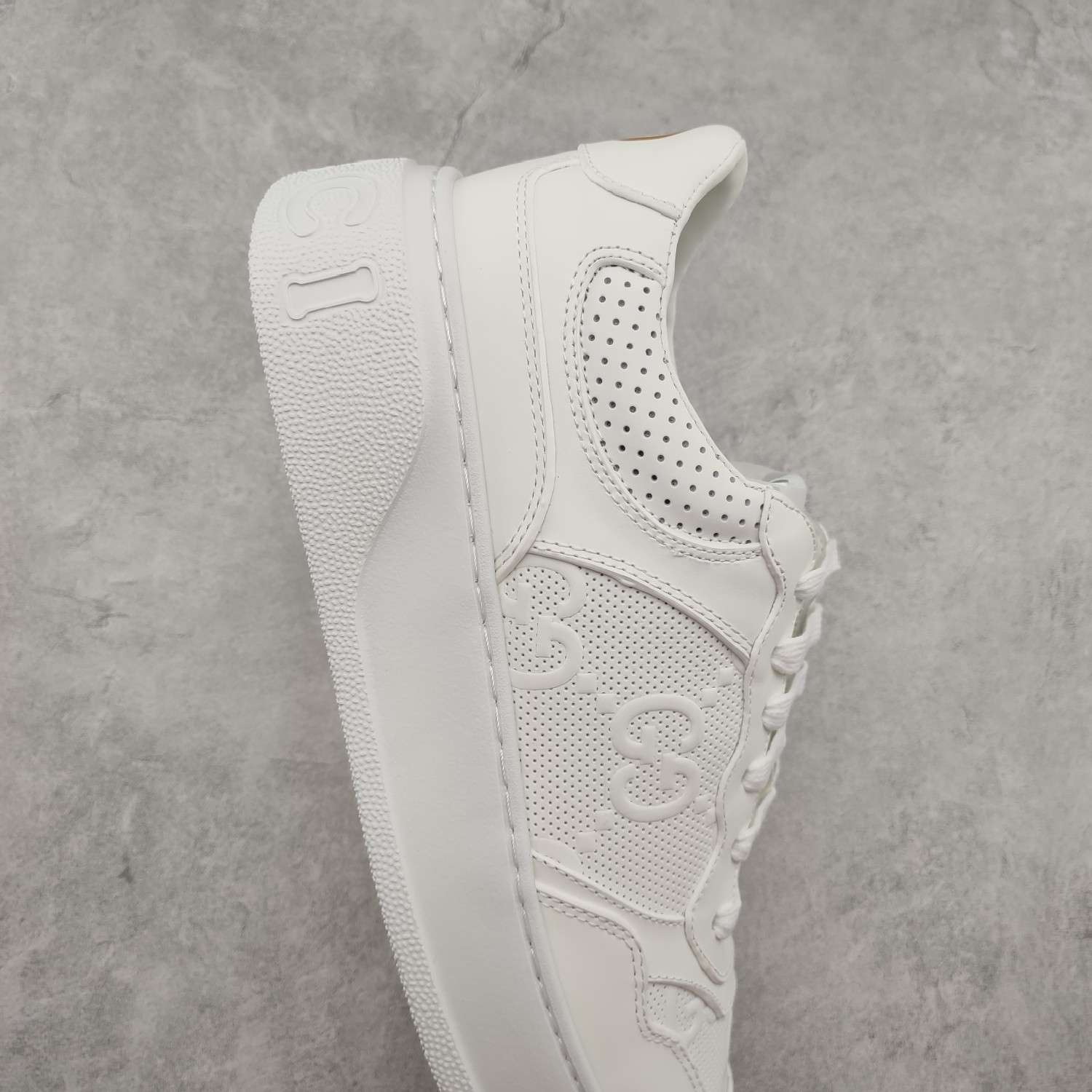 Kickswho Gucci Chunky B Screener GG Sneaker in White - Image 5