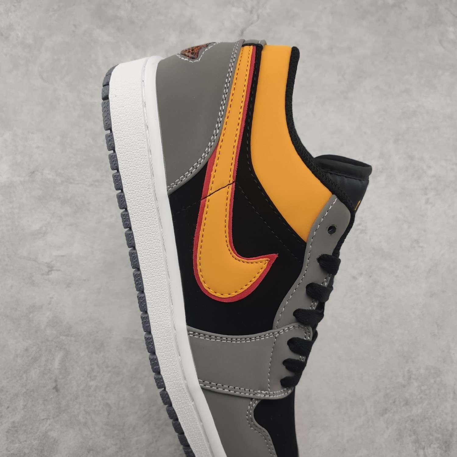 Kickswho Air Jordan 1 Low SE"Black Vivid Orange" FN7308-008 - Image 5