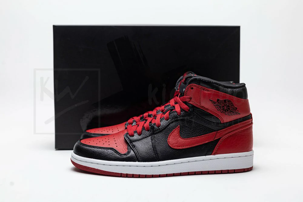 Air Jordan 1 Retro High 'Banned' 2011 - Image 4