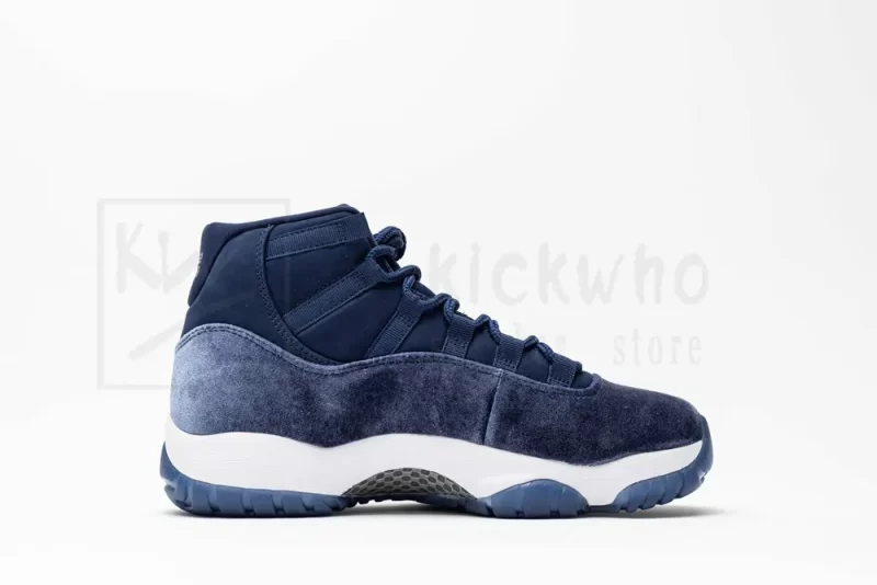 Wmns Air Jordan 11 Retro 'Navy Velvet' - Image 2