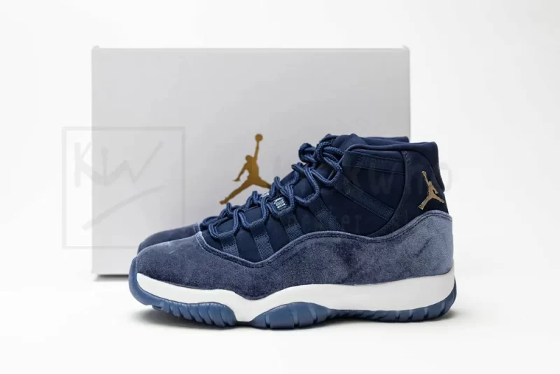Wmns Air Jordan 11 Retro 'Navy Velvet' - Image 4