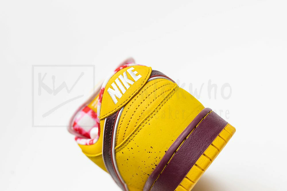 Dunk Low Premium SB Yellow Lobster - Image 10