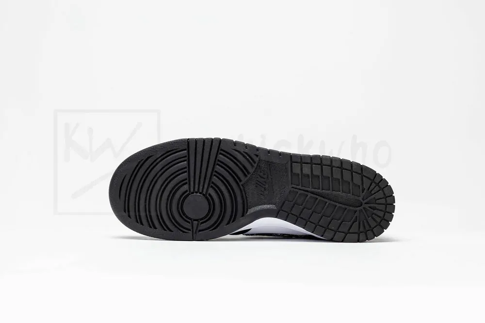 Wmns Dunk Low 'Black Paisley' - Image 3