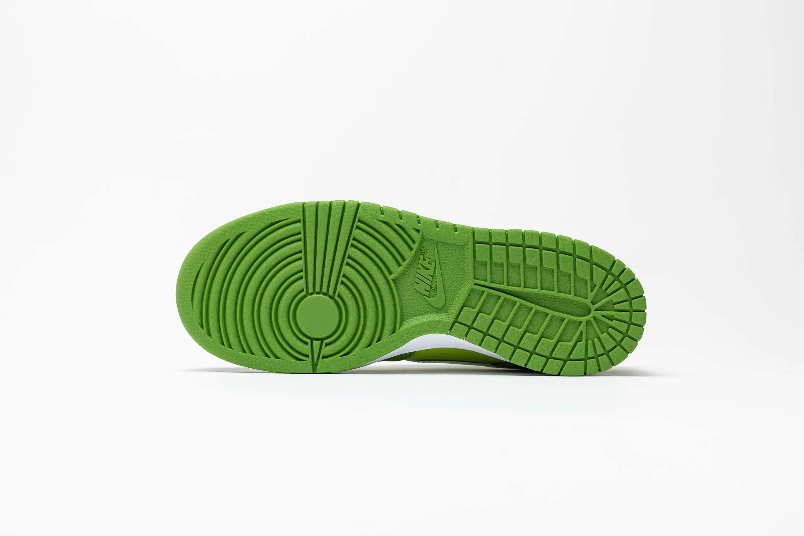 Dunk Low Chlorophyll - Image 3