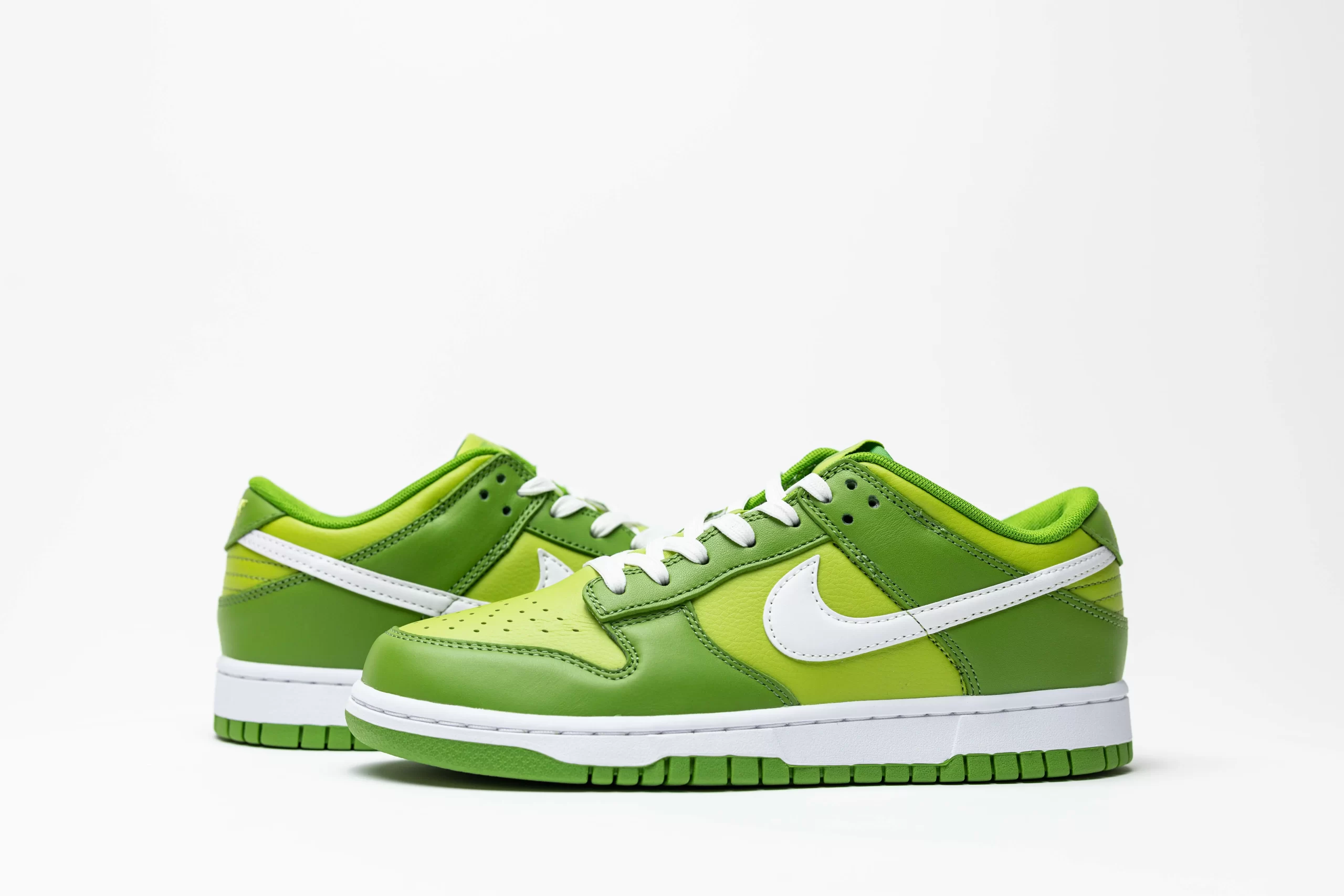 Dunk Low Chlorophyll - Image 5