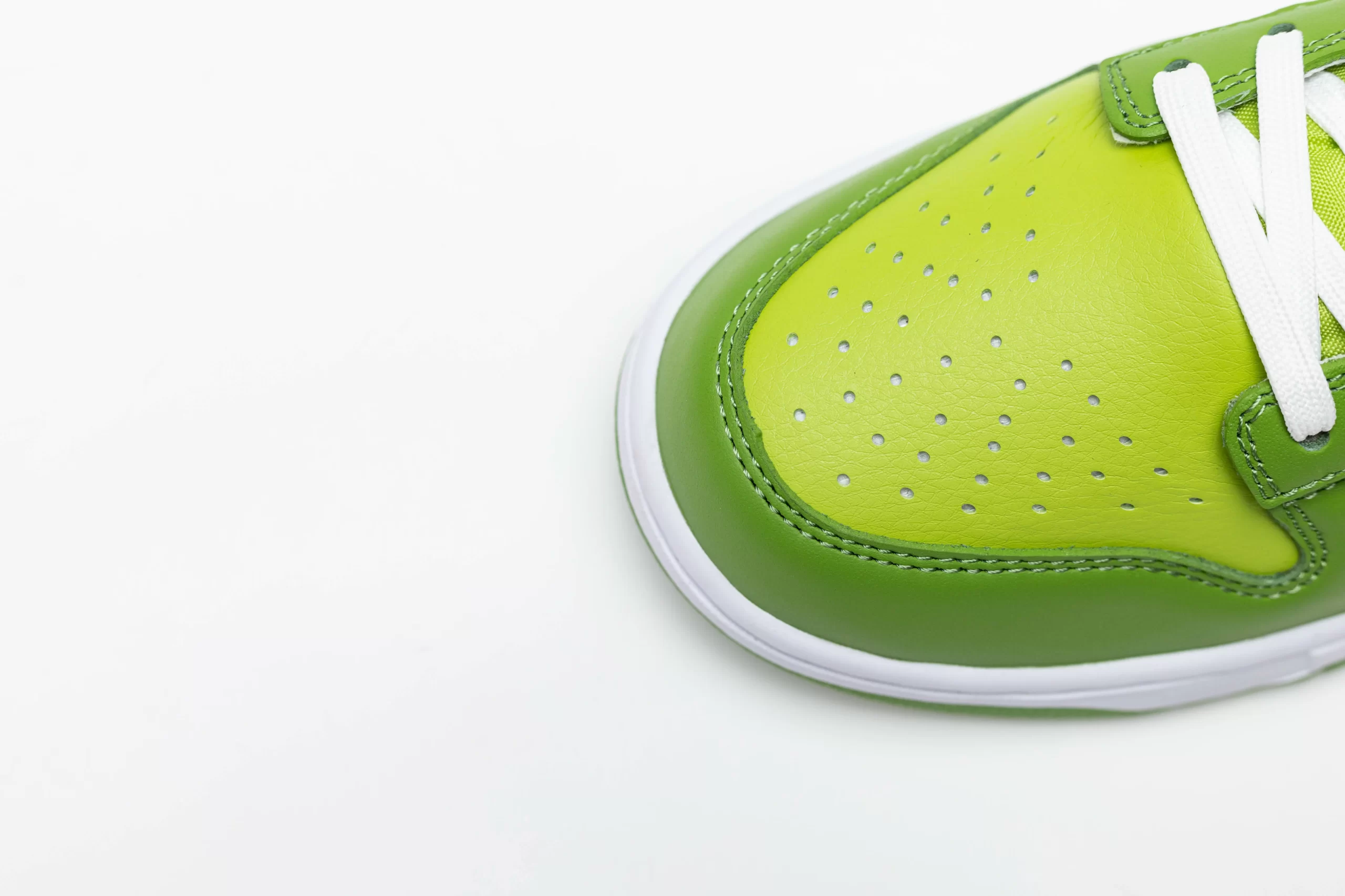 Dunk Low Chlorophyll - Image 8