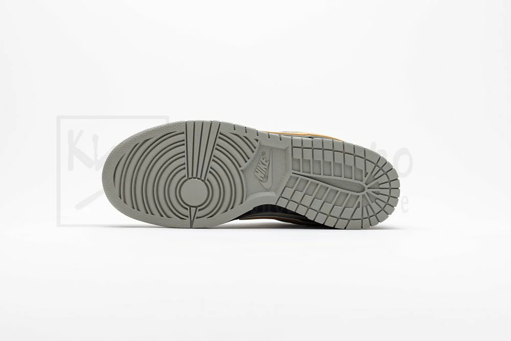 Dunk Low Premium SB Grey Lobster - Image 3