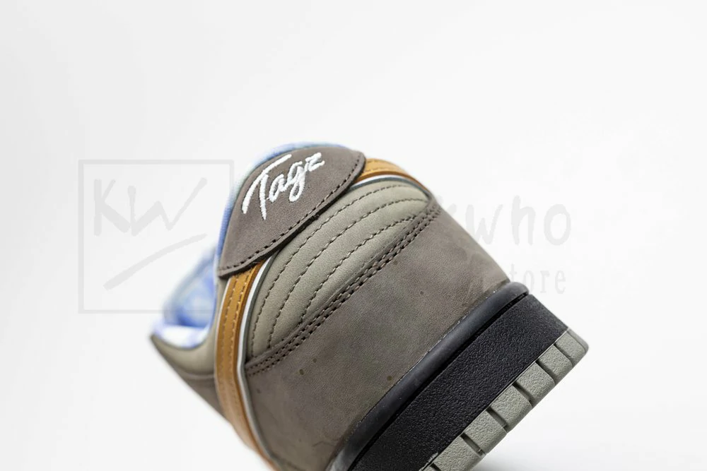 Dunk Low Premium SB Grey Lobster - Image 10