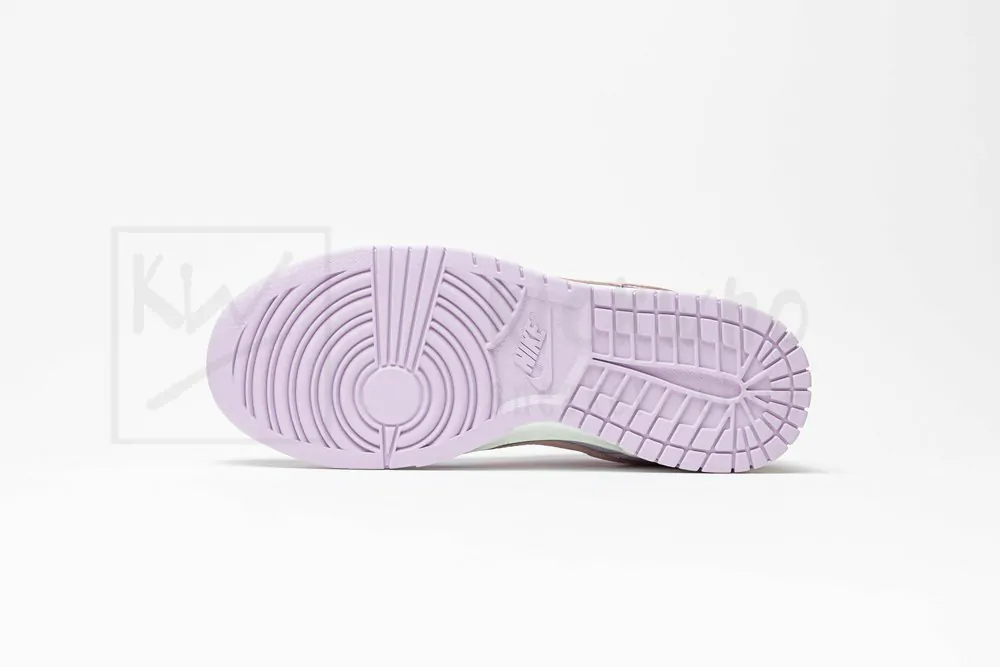 Wmns Dunk Low 'Easter' - Image 3