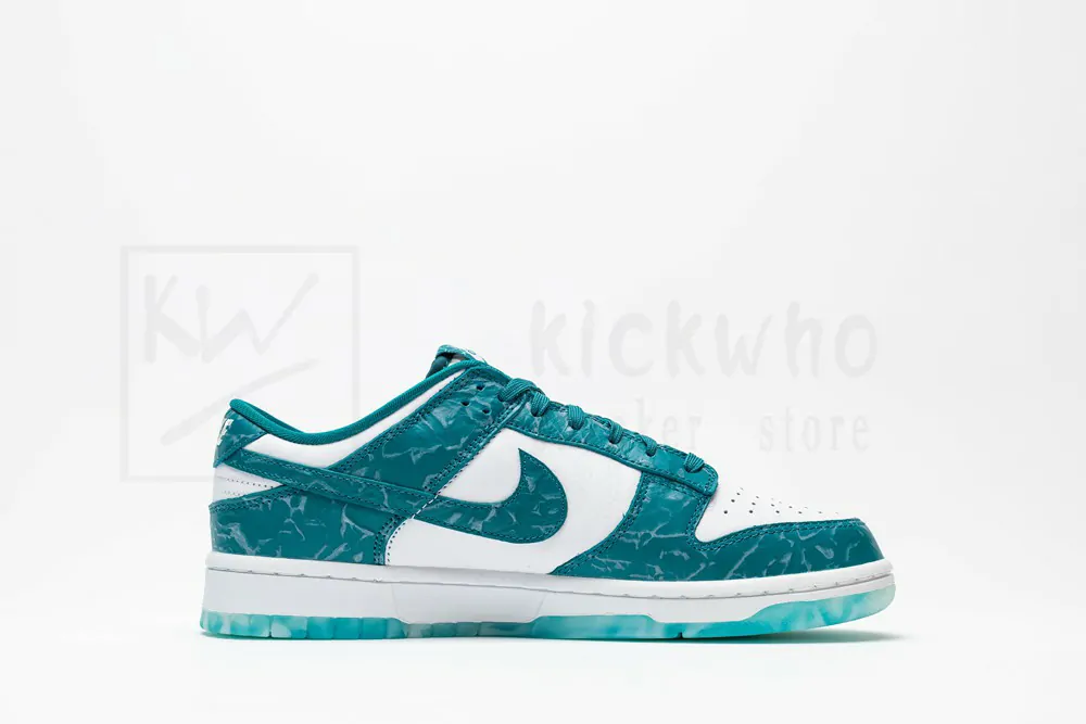 Wmns Dunk Low 'Ocean' - Image 2
