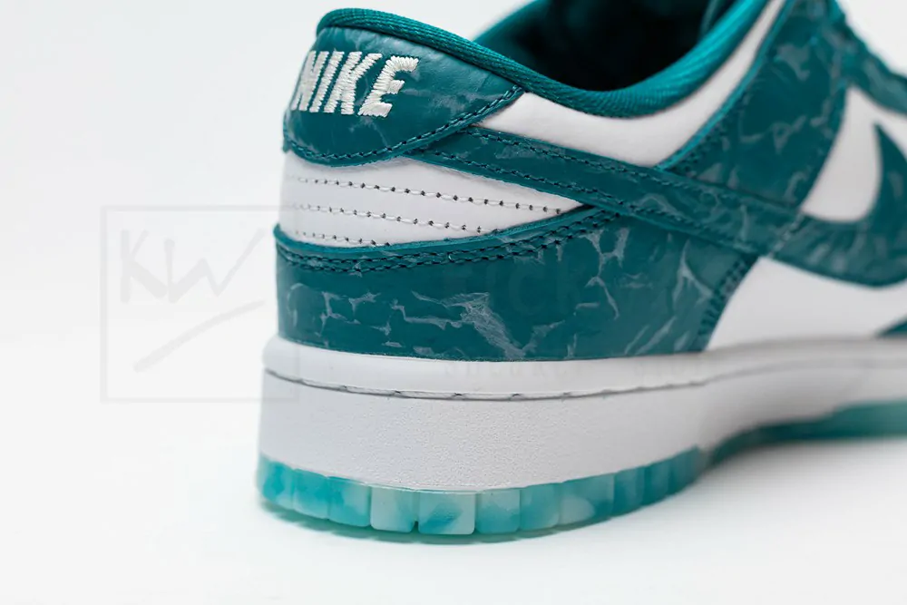 Wmns Dunk Low 'Ocean' - Image 8