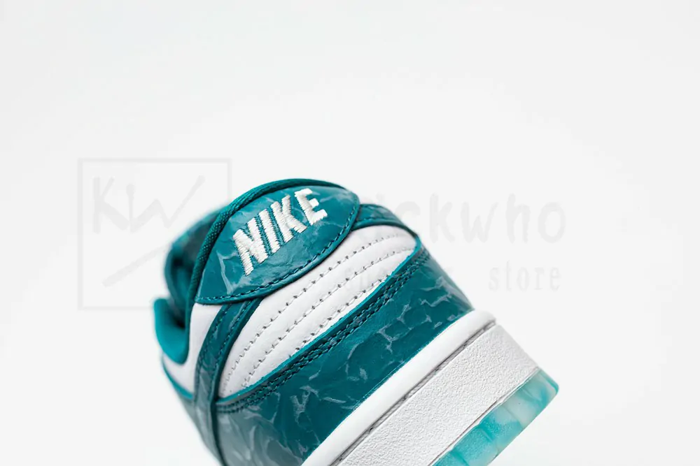 Wmns Dunk Low 'Ocean' - Image 10
