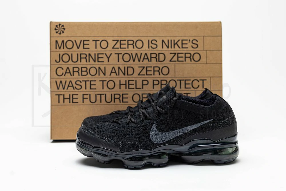 Air VaporMax 2023 Flyknit Black - Image 4