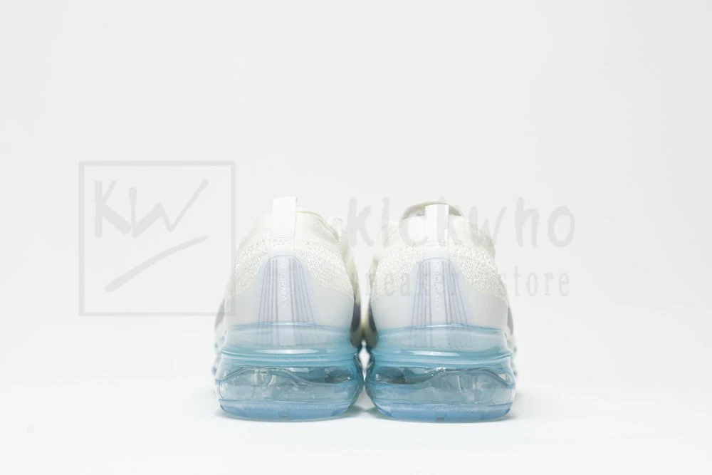 Wmns Air VaporMax 2023 Flyknit Pure Platinum - Image 6