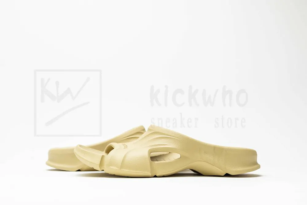 Balenciaga Mold Slide Sandal Beige - Image 5