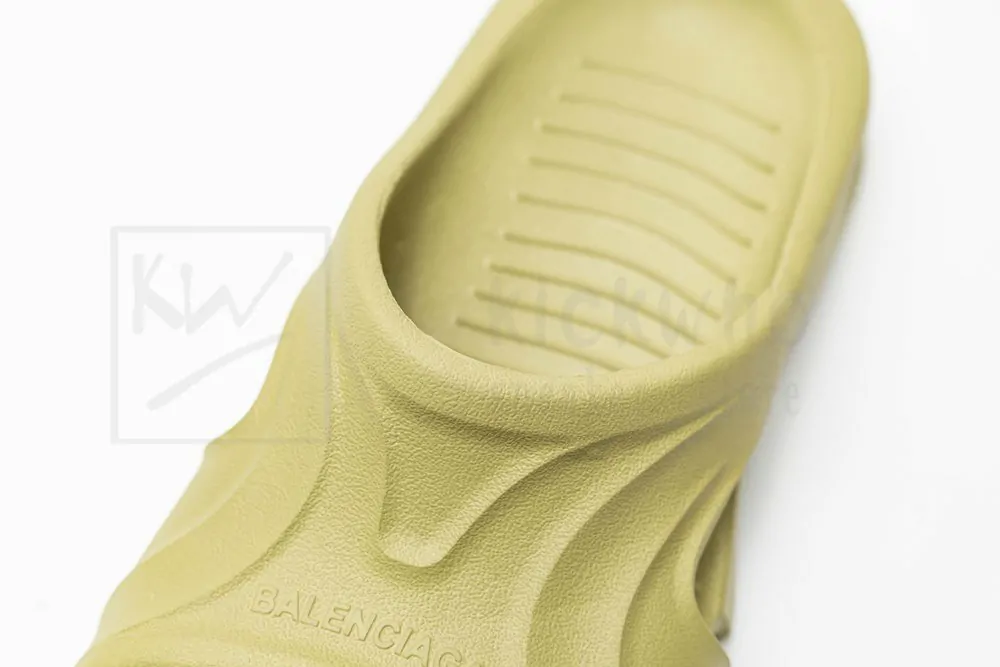 Balenciaga Mold Slide Sandal Avocado - Image 9