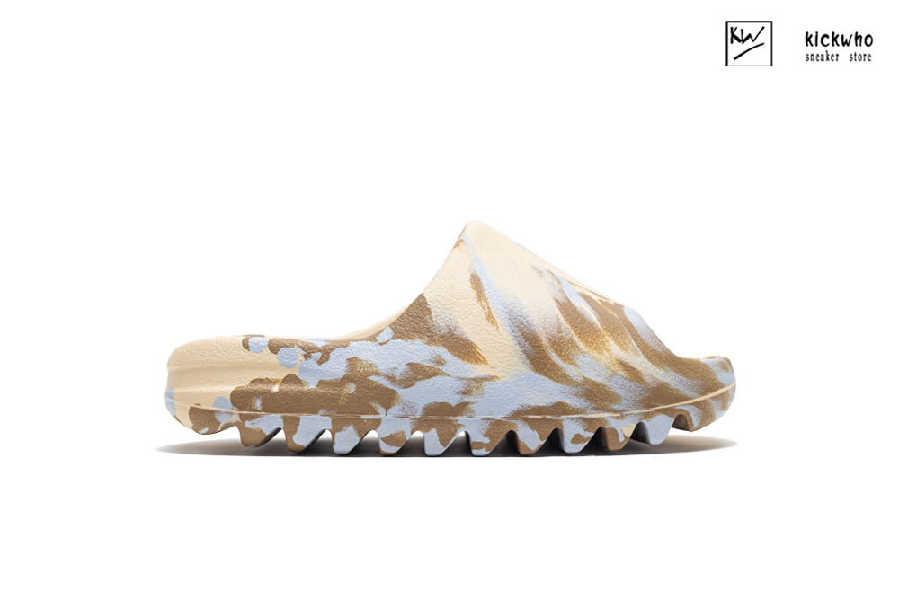 Yeezy Flaming Slides Blue Brown