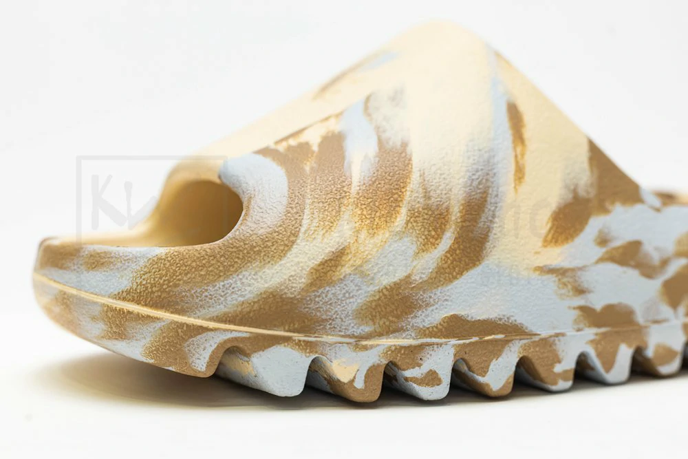 Yeezy Flaming Slides Blue Brown - Image 7