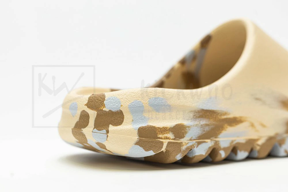 Yeezy Flaming Slides Blue Brown - Image 8