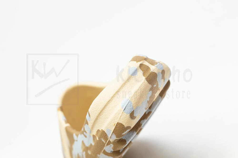 Yeezy Flaming Slides Blue Brown - Image 10