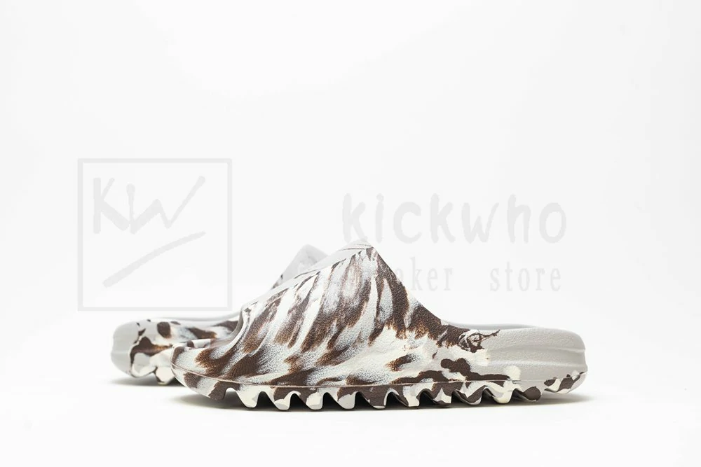 Yeezy Flaming Slides White Brown - Image 4