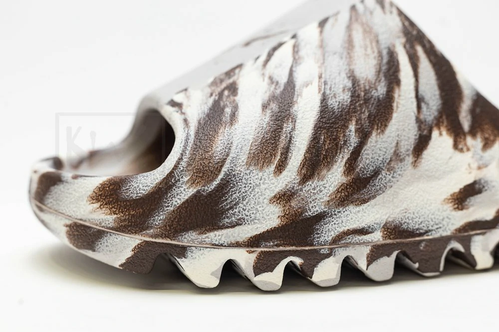 Yeezy Flaming Slides White Brown - Image 6