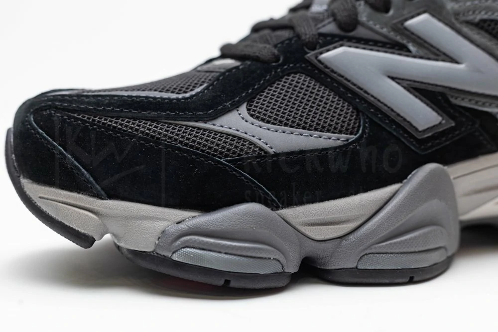 9060 Black Castlerock - Image 7