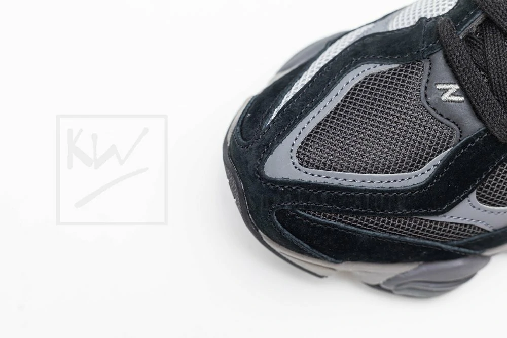 9060 Black Castlerock - Image 9