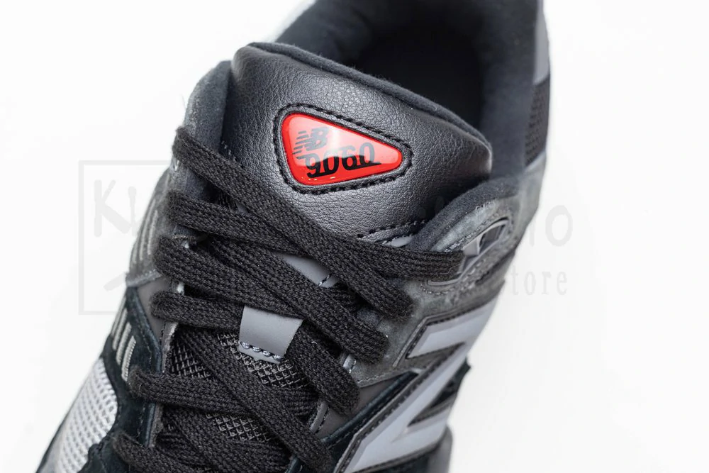 9060 Black Castlerock - Image 10