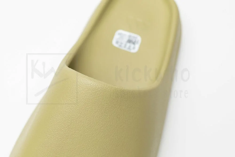 Yeezy Slides 'Resin' 2022 (runs small, order one sizes up) - Image 9