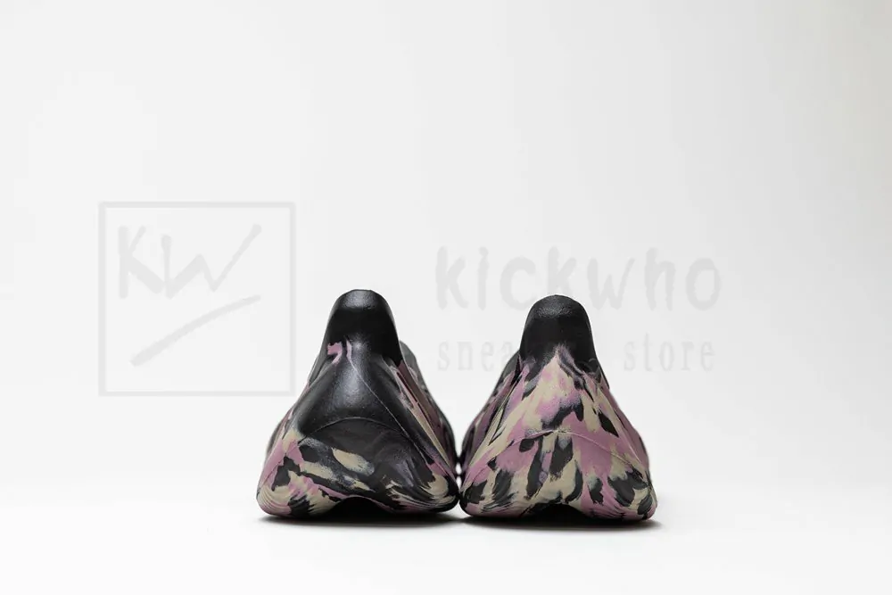 Yeezy Foam Runner 'MX Carbon' - Image 6