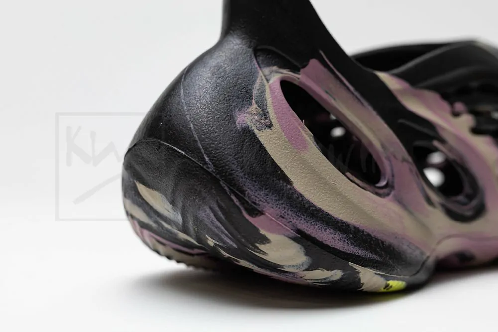 Yeezy Foam Runner 'MX Carbon' - Image 8