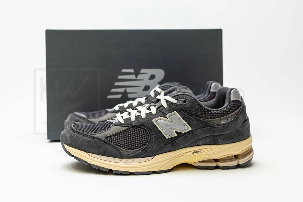 New Balance 2002R 'Black' - Image 4