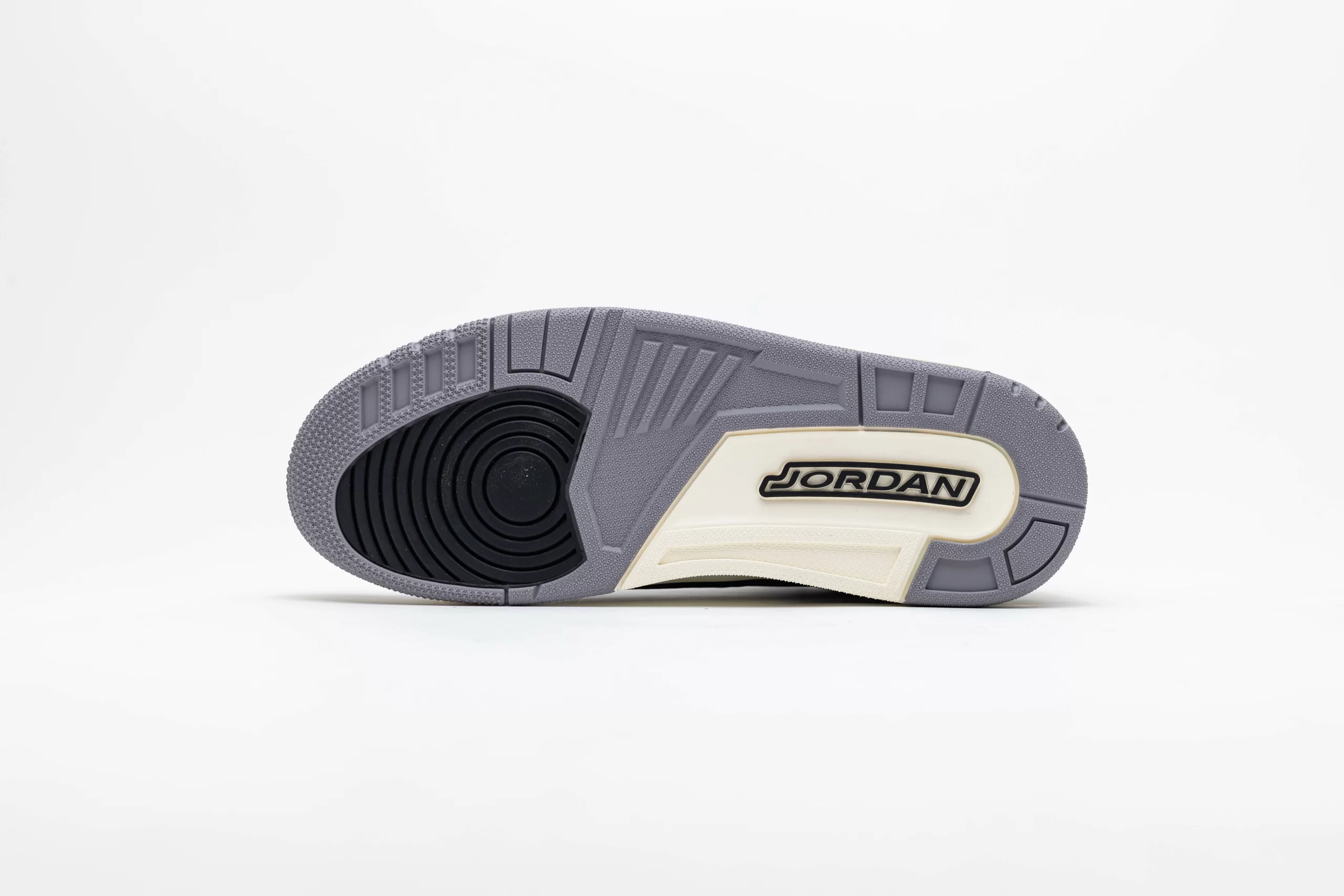 Wmns Air Jordan 3 Retro Off Noir - Image 3