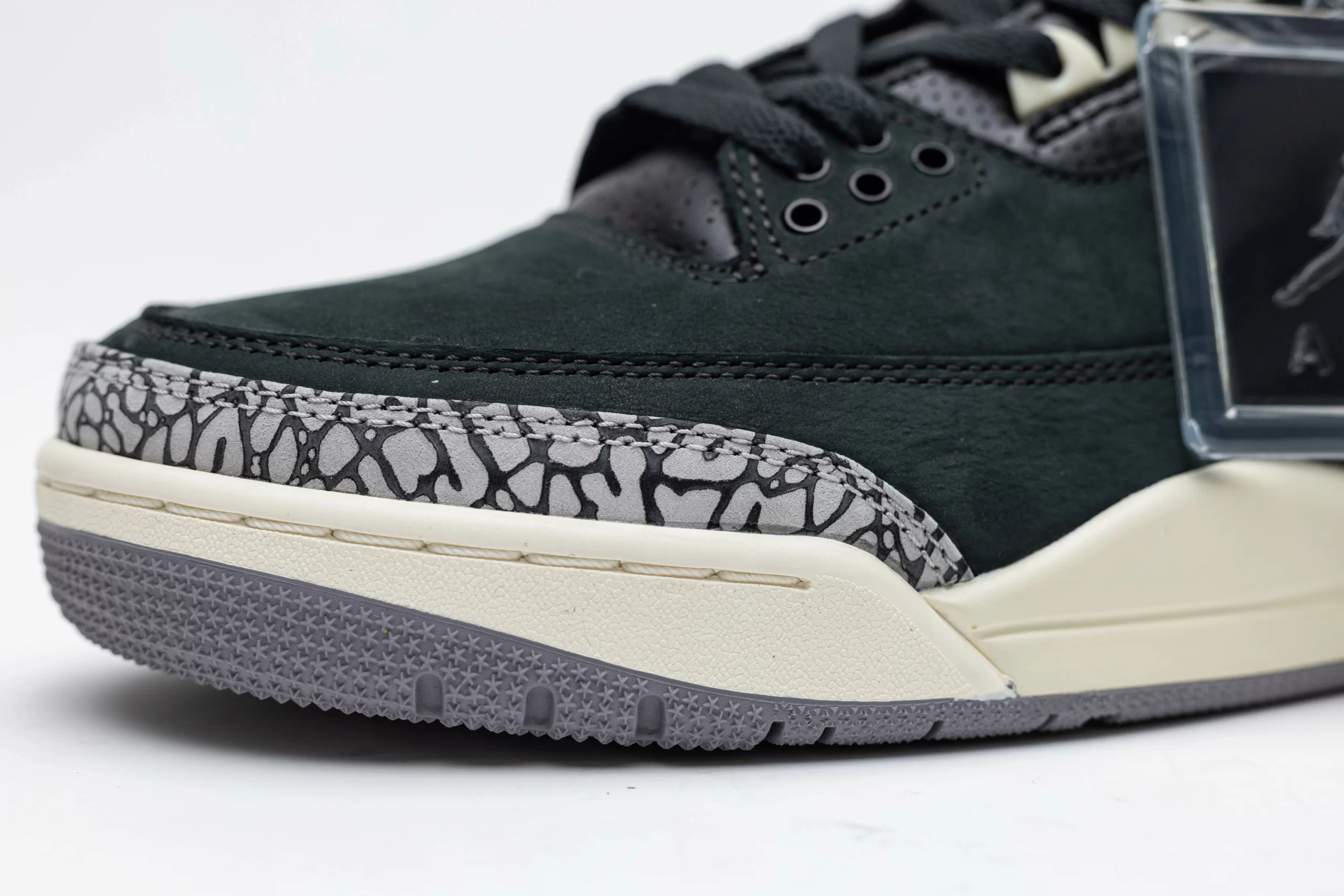 Wmns Air Jordan 3 Retro Off Noir - Image 7