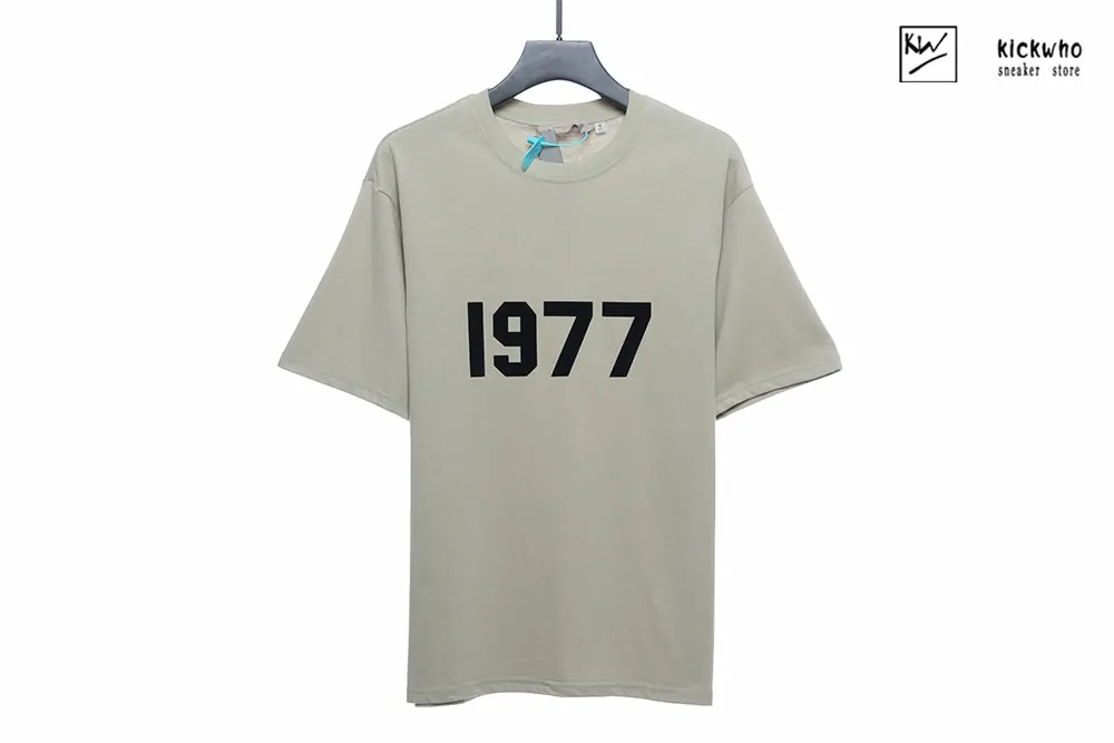 Essentials 1977 T-shirt - Image 3