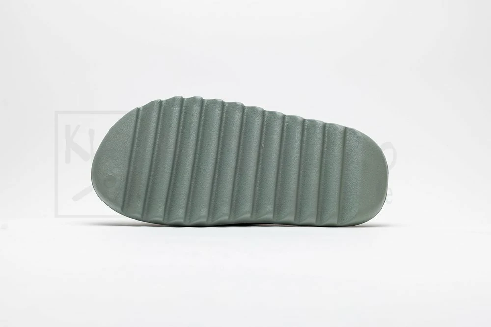 Yeezy Slides 'Salt' - Image 3
