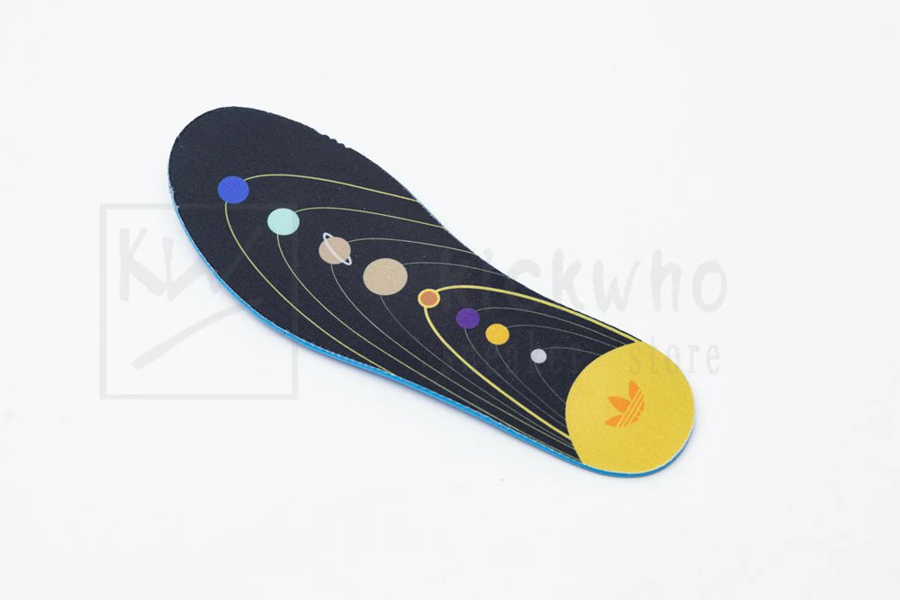 adiFOM Q 'Cosmic Way Runners - Mars' - Image 15