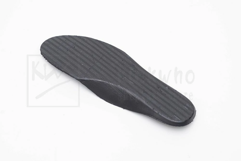 Air Jordan 4 Retro 'Cavs' - Image 16