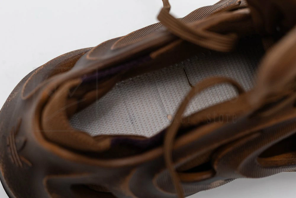 adiFOM Q 'Cosmic Way Runners - Mars' - Image 17