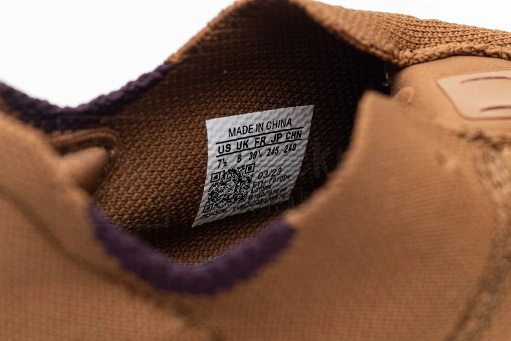 adiFOM Q 'Cosmic Way Runners - Mars' - Image 18