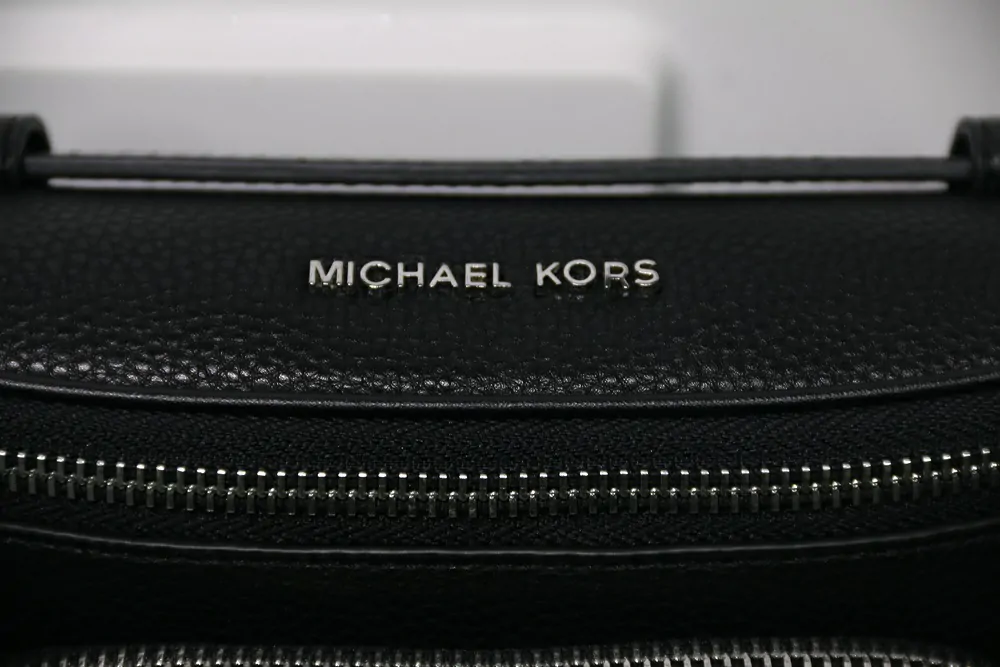 Michael Kors Crossbody Hip Pack Black - Image 3