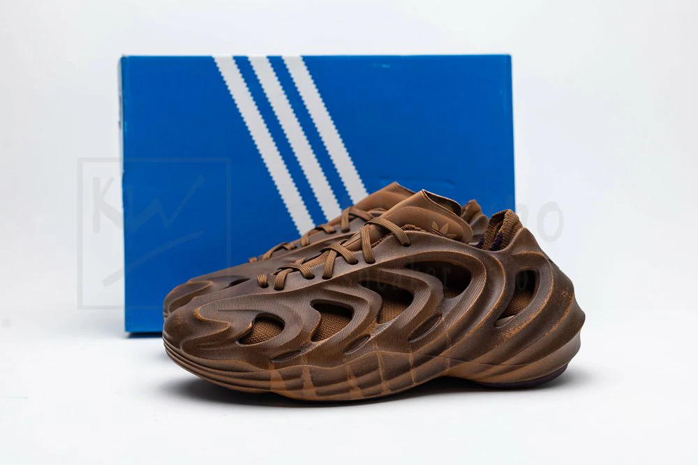 adiFOM Q 'Cosmic Way Runners - Mars' - Image 5