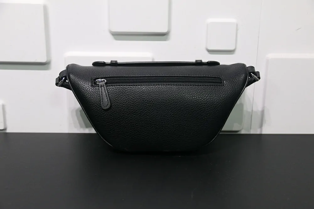 Michael Kors Crossbody Hip Pack Black - Image 6