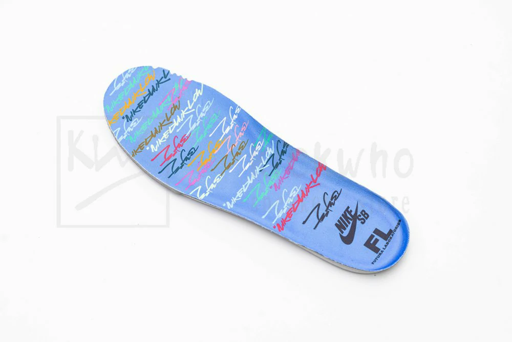 Futura Laboratories x Dunk Low SB 'Bleached Aqua' - Image 15