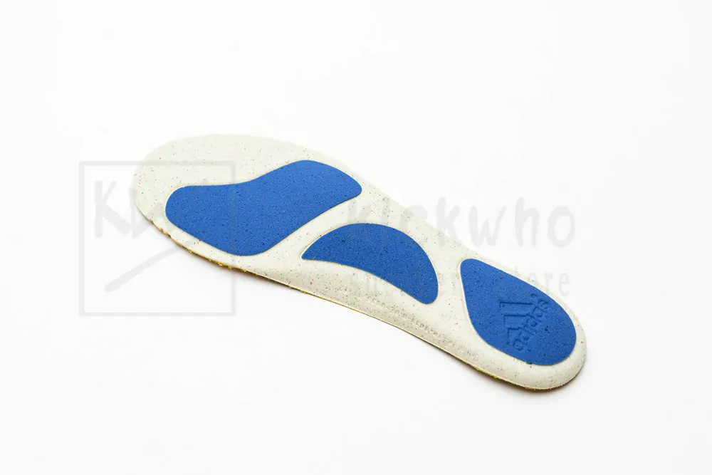 Yeezy Boost 700 'Sun' Sale Version - Image 16