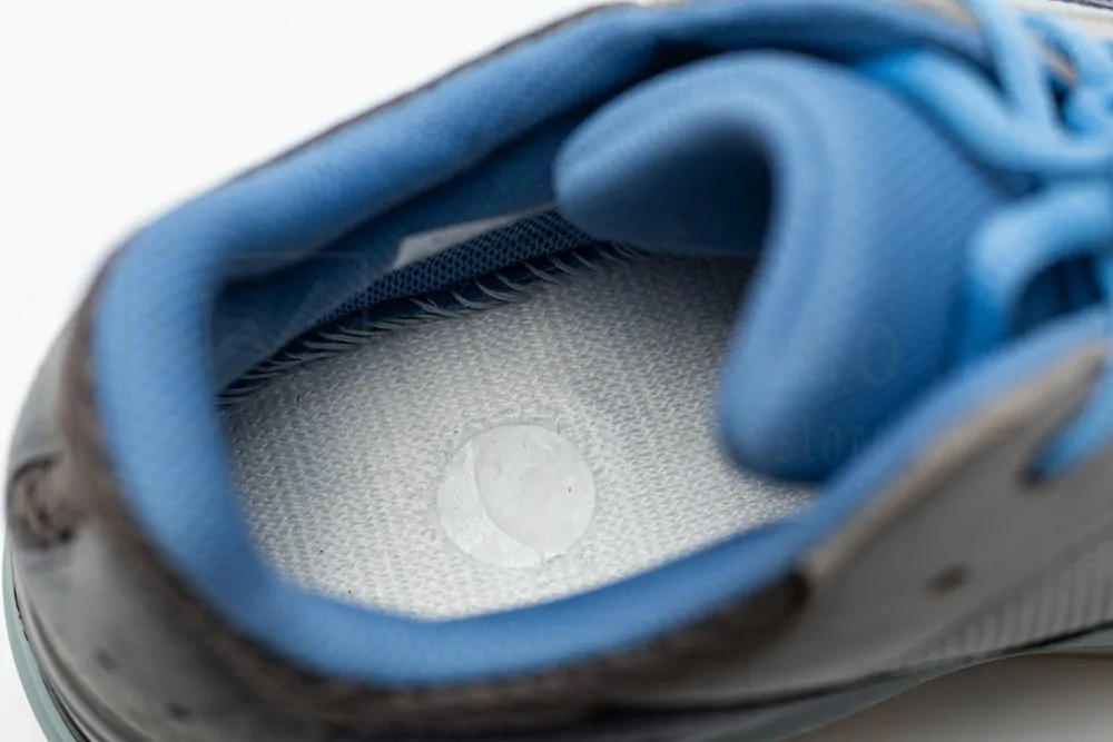 Yeezy Boost 700 'Carbon Blue' Sale Version - Image 17