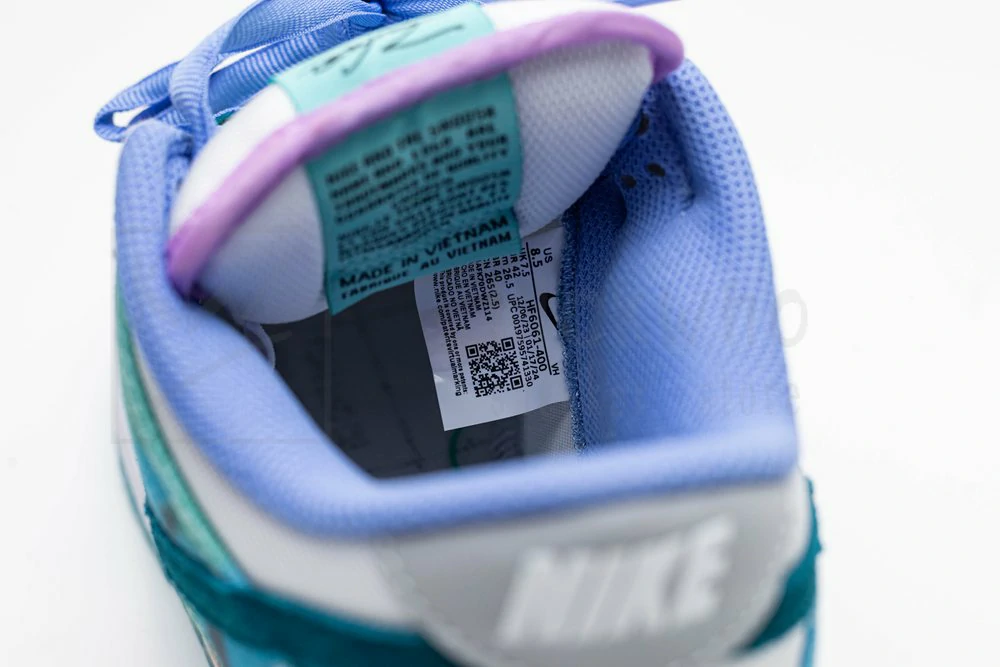 Futura Laboratories x Dunk Low SB 'Bleached Aqua' - Image 18