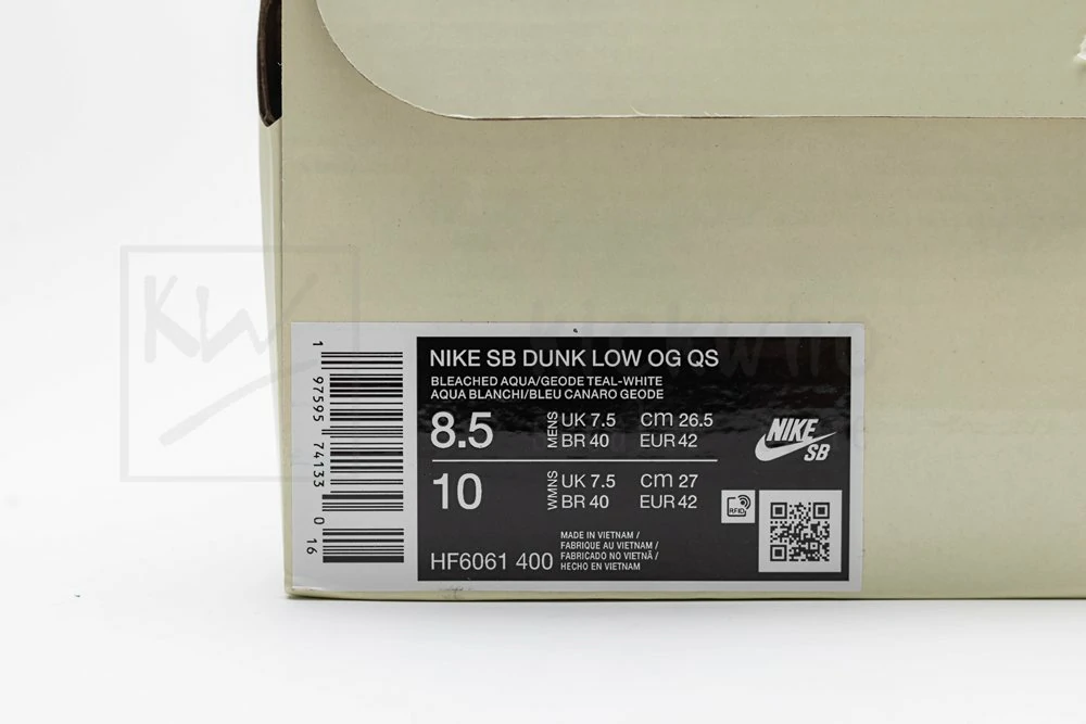 Futura Laboratories x Dunk Low SB 'Bleached Aqua' - Image 20