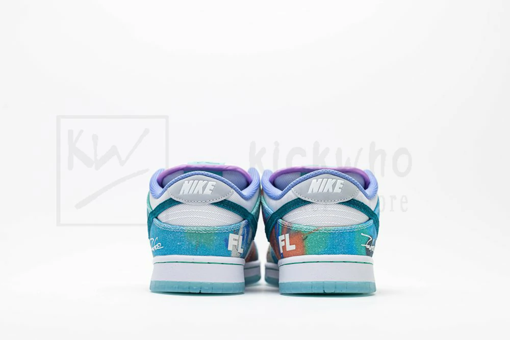 Futura Laboratories x Dunk Low SB 'Bleached Aqua' - Image 7